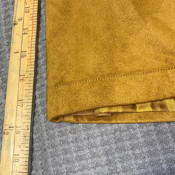 Biltmore Women’s Skirt Suede Size 12 Tan  Never Worn - Picture 4 of 7